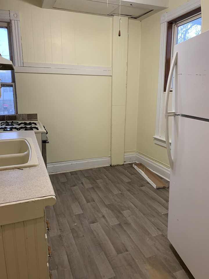 140 Linwood Ave #2 - Photo 5 of 6