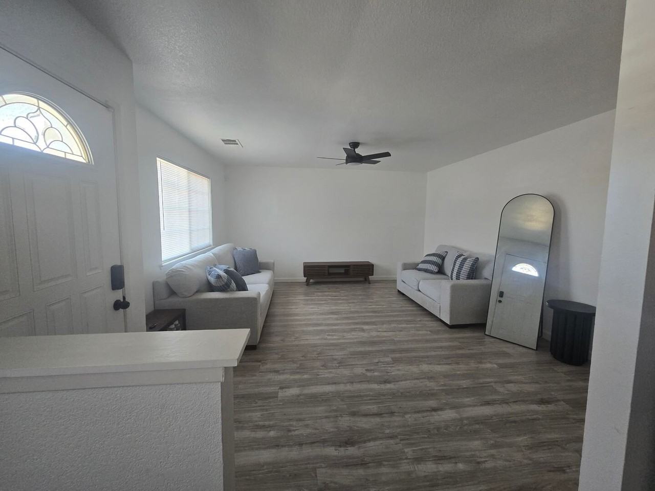 1875 Idlewood Cir - Photo 2 of 14