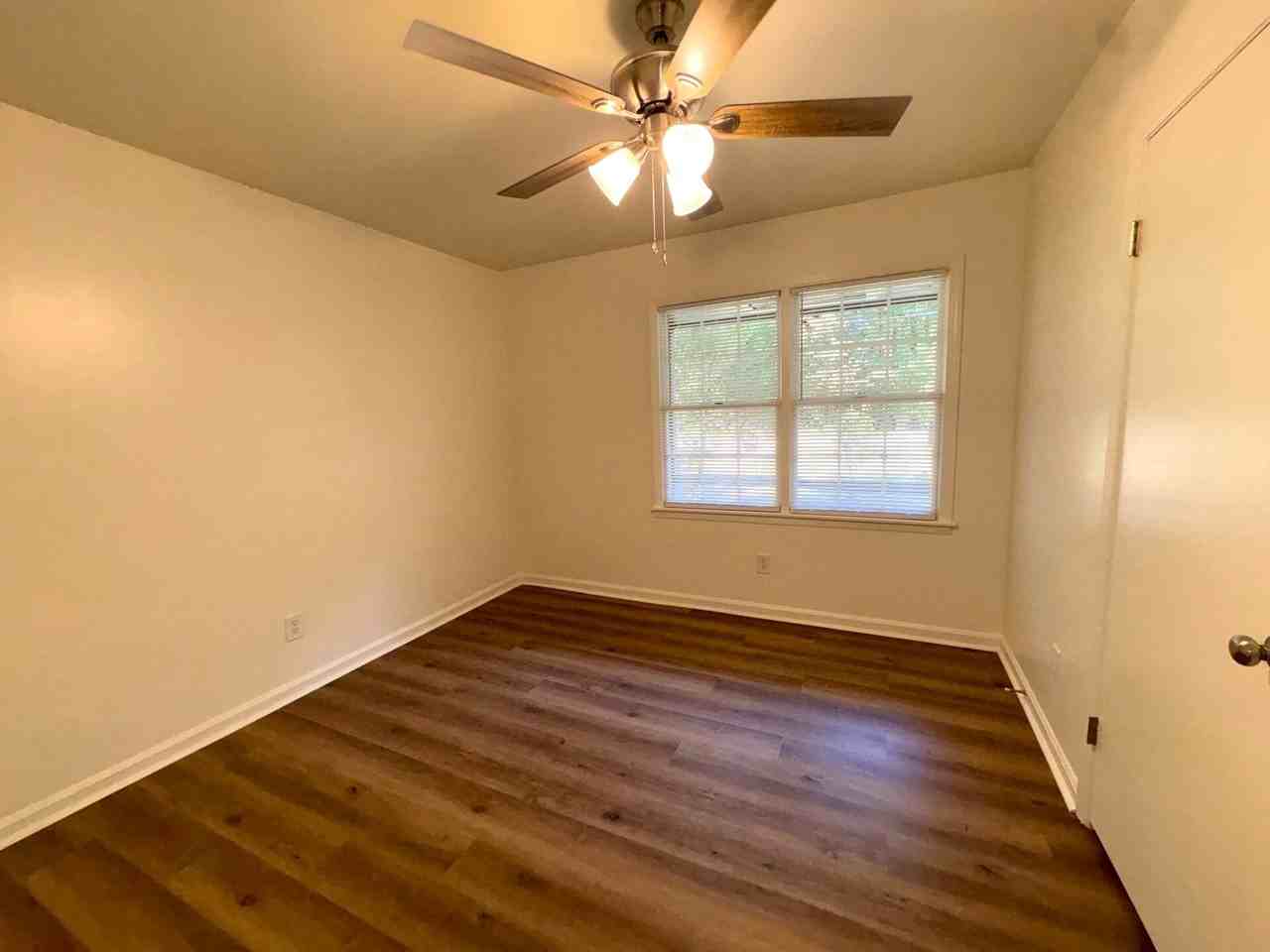4323 Ansley Ave - Photo 4 of 10