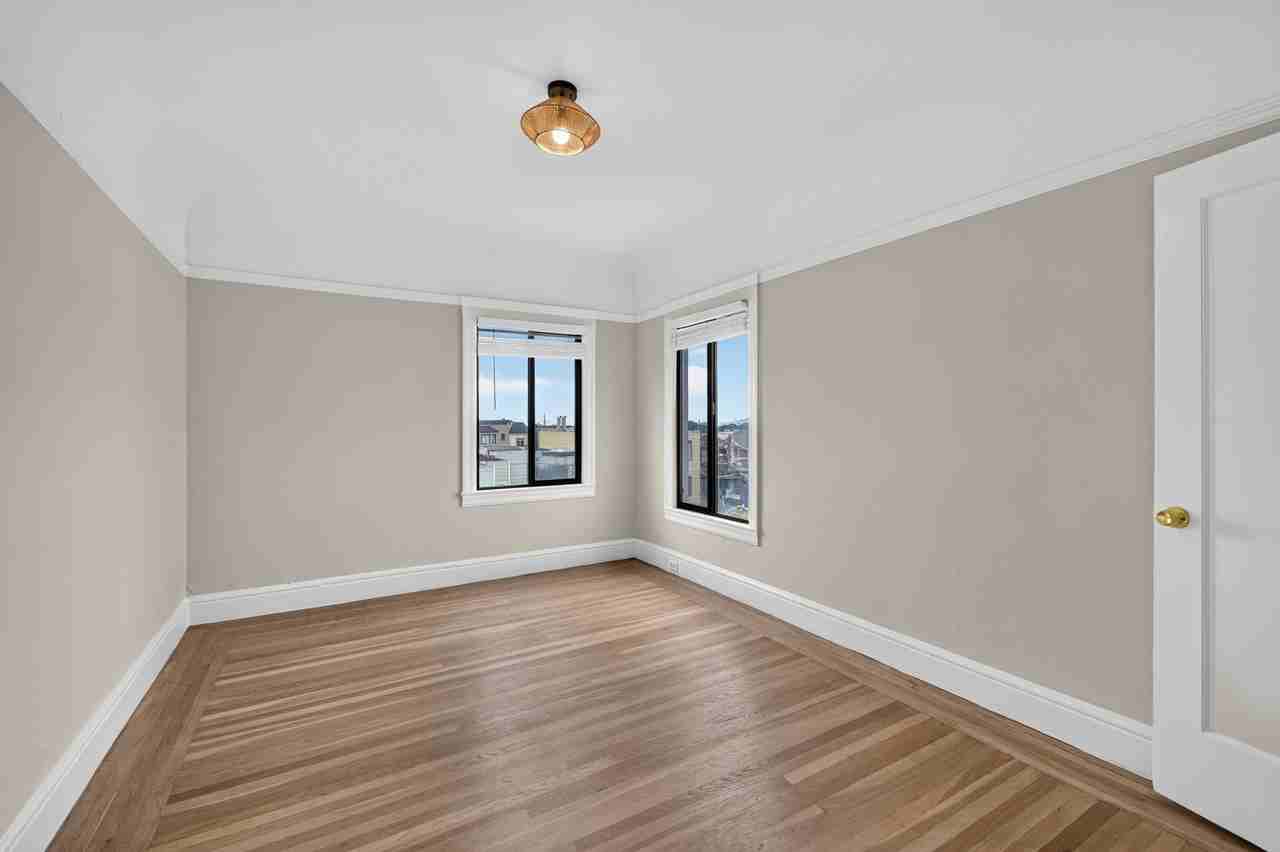 1435 18th Ave - Photo 7 of 20