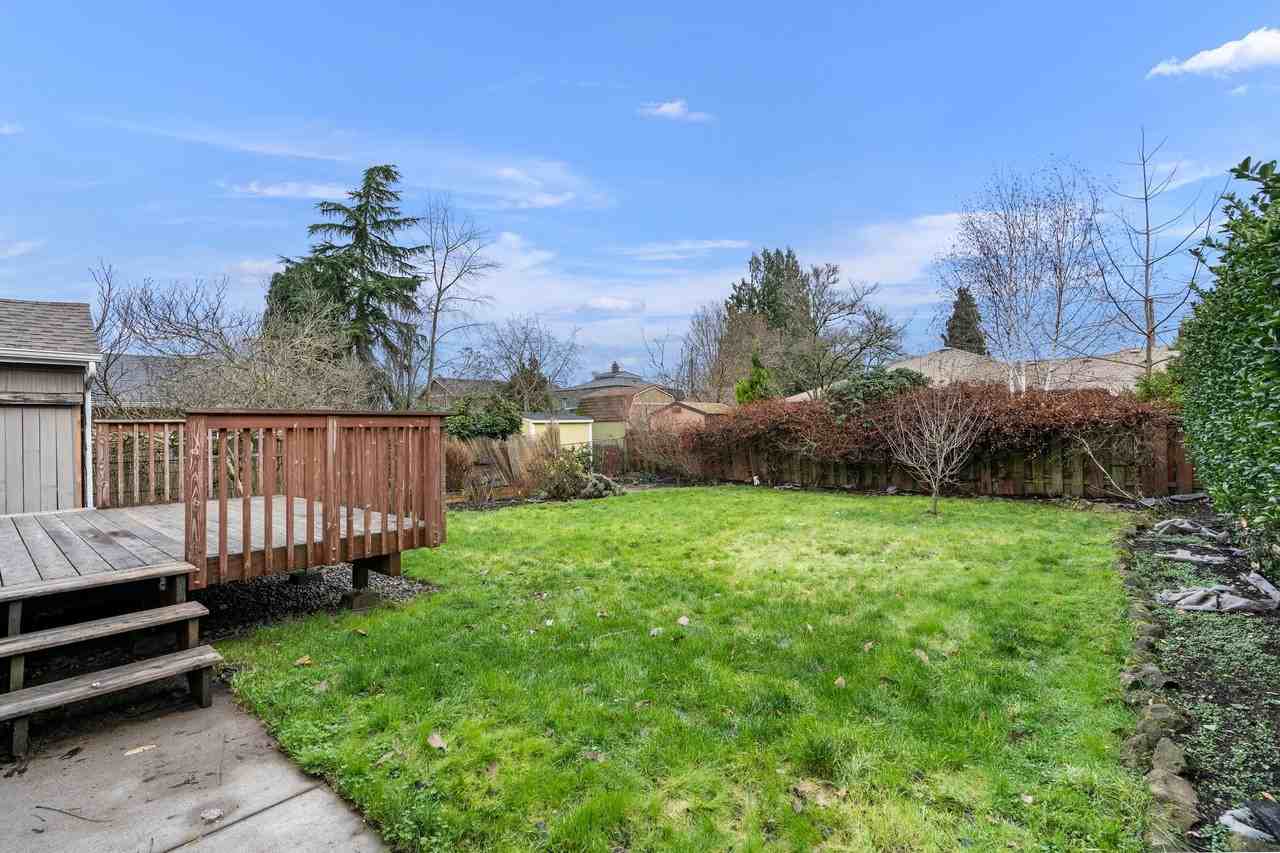 9026 N Polk Ave - Photo 6 of 20
