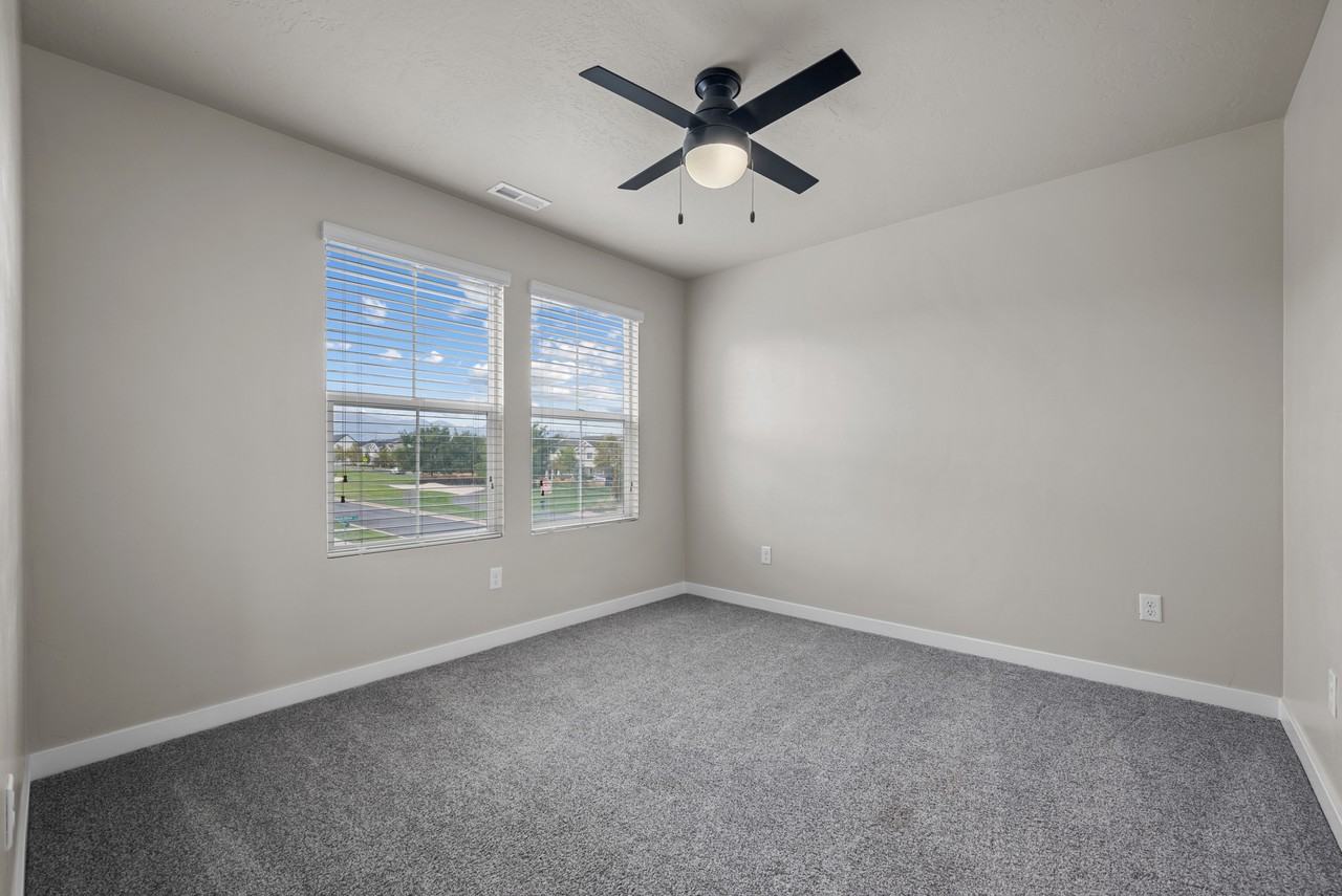 554 S Church Dr - Photo 5 of 50