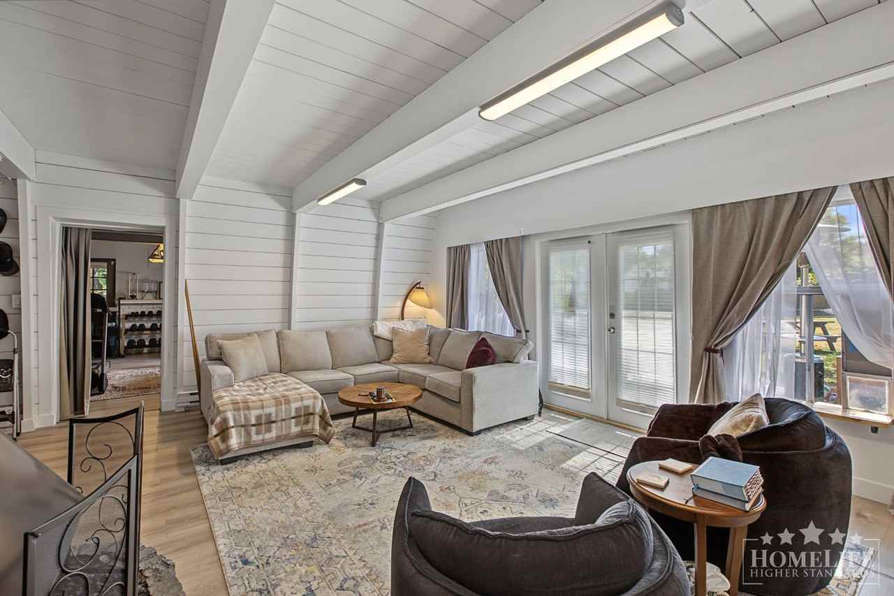 17535 26 Ave - Photo 3 of 30