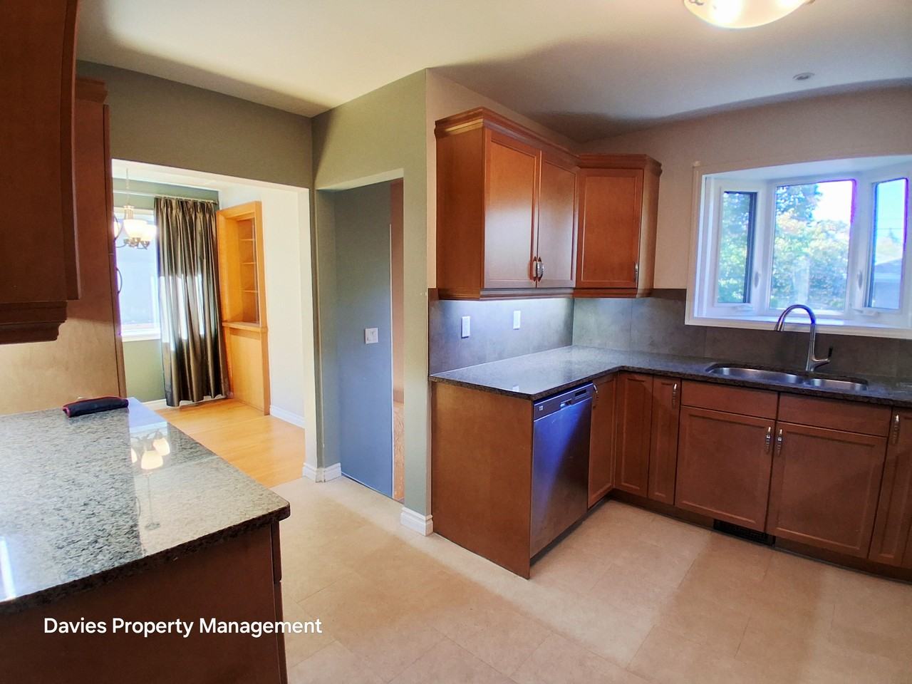 9616 146 St Nw - Photo 4 of 18