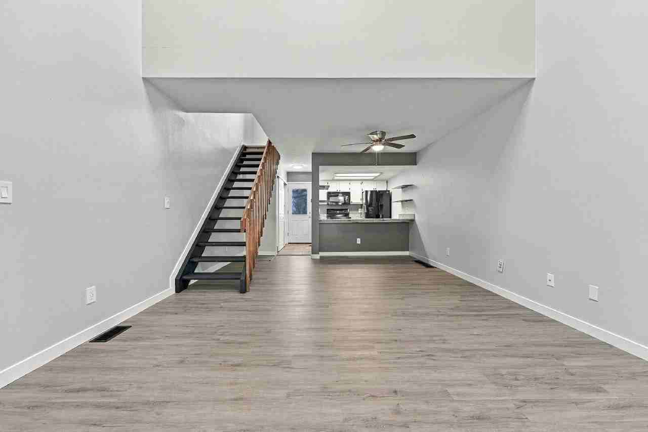 375 S Memphis Way #B - Photo 4 of 36