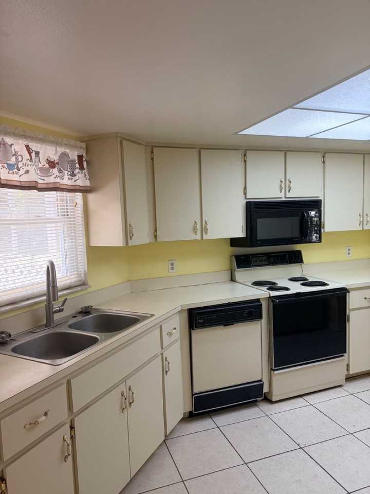 4132 Weldon Ave - Photo 4 of 8