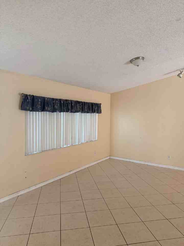 4132 Weldon Ave - Photo 7 of 8