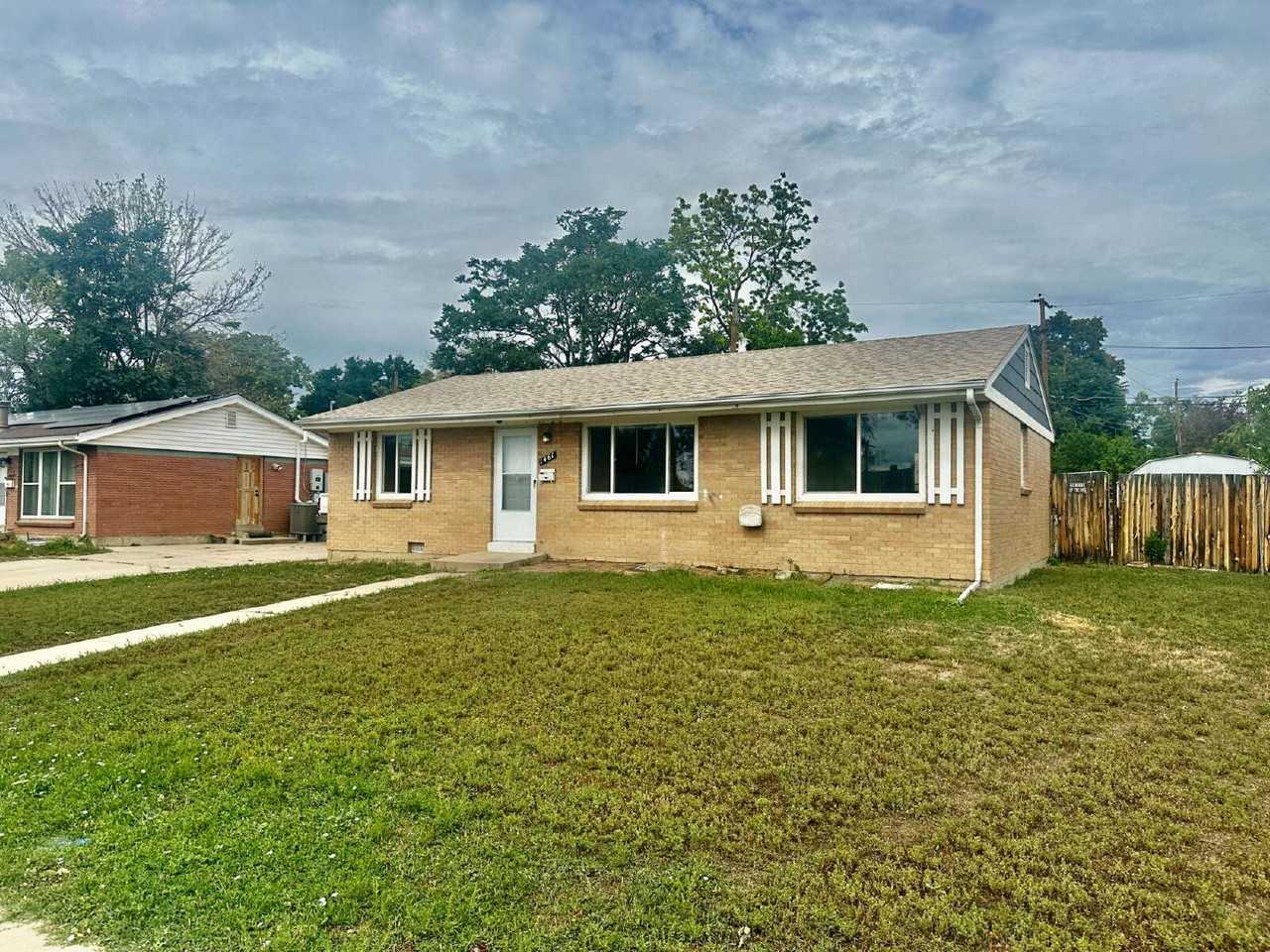 1461 E 84th Pl - Photo 2 of 18
