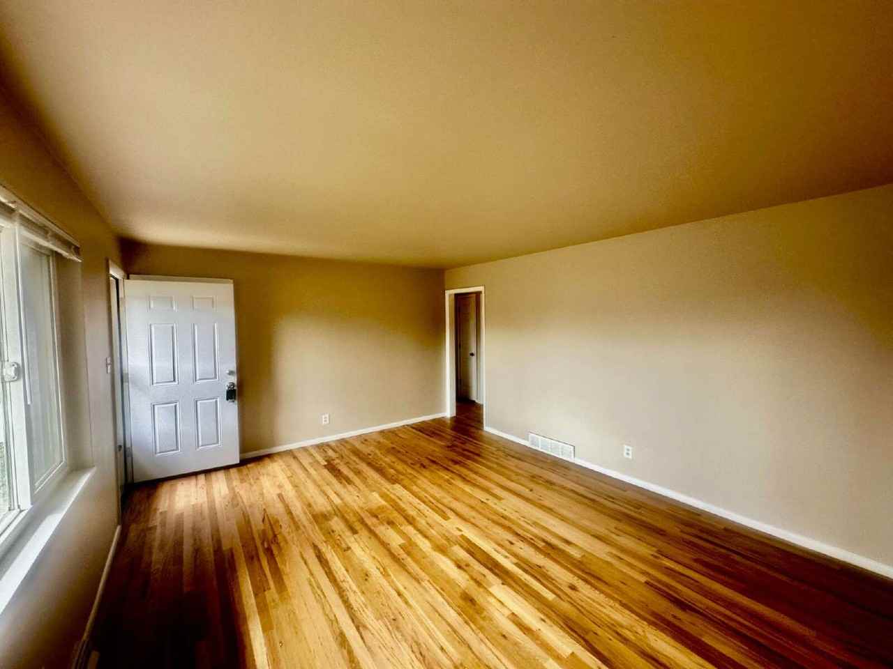 1461 E 84th Pl - Photo 3 of 18