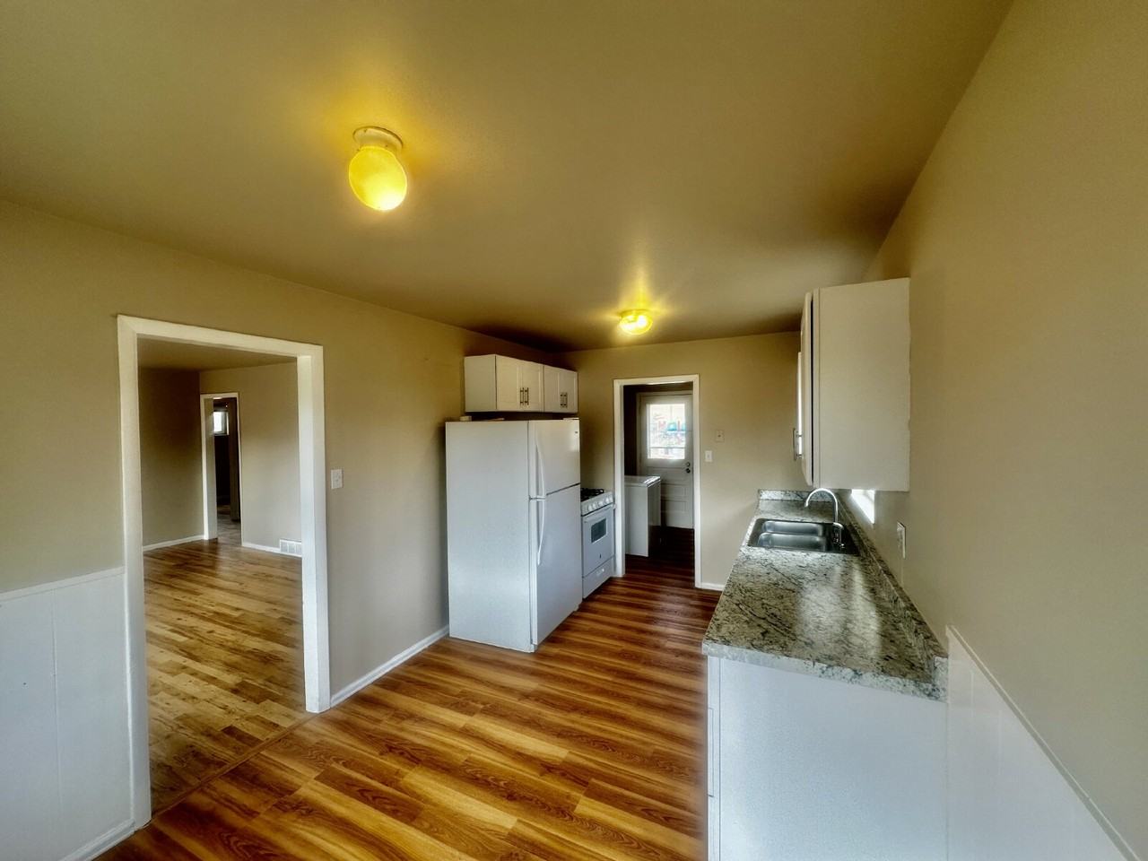 1461 E 84th Pl - Photo 7 of 18