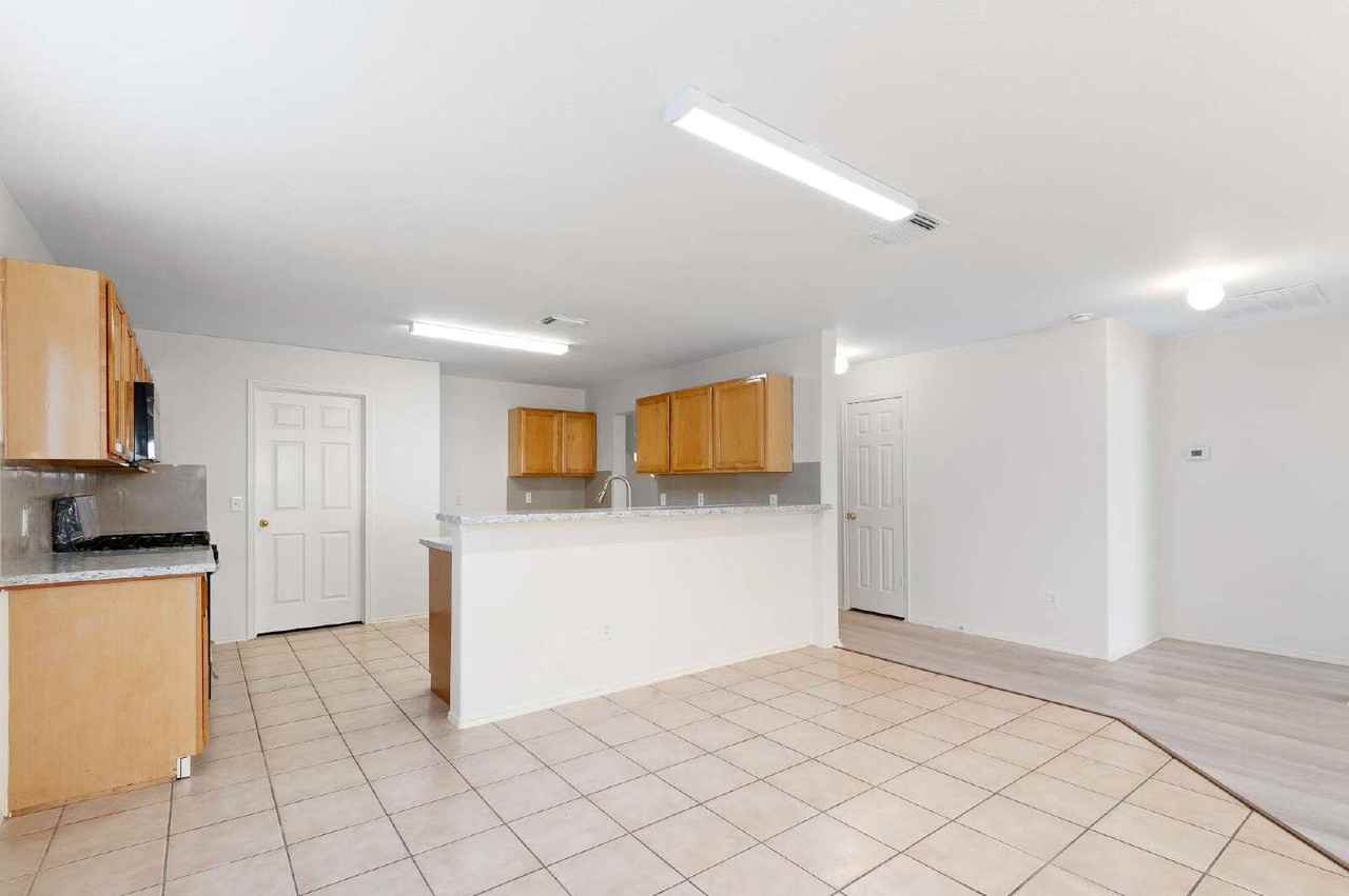 2923 Katybriar Ln - Photo 3 of 22