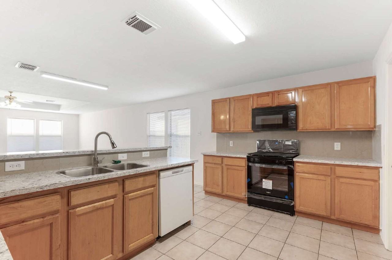 2923 Katybriar Ln - Photo 6 of 22