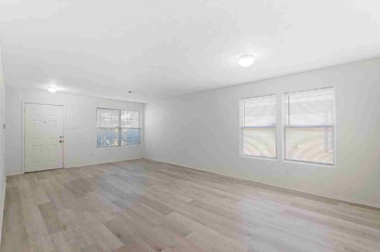2923 Katybriar Ln - Photo 7 of 22