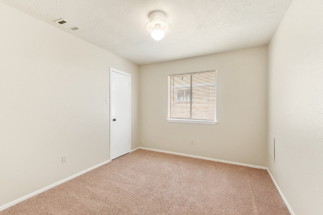 2602 Orion Dr - Photo 2 of 15
