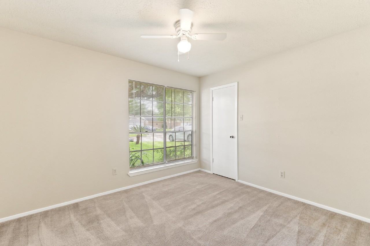 2602 Orion Dr - Photo 3 of 15