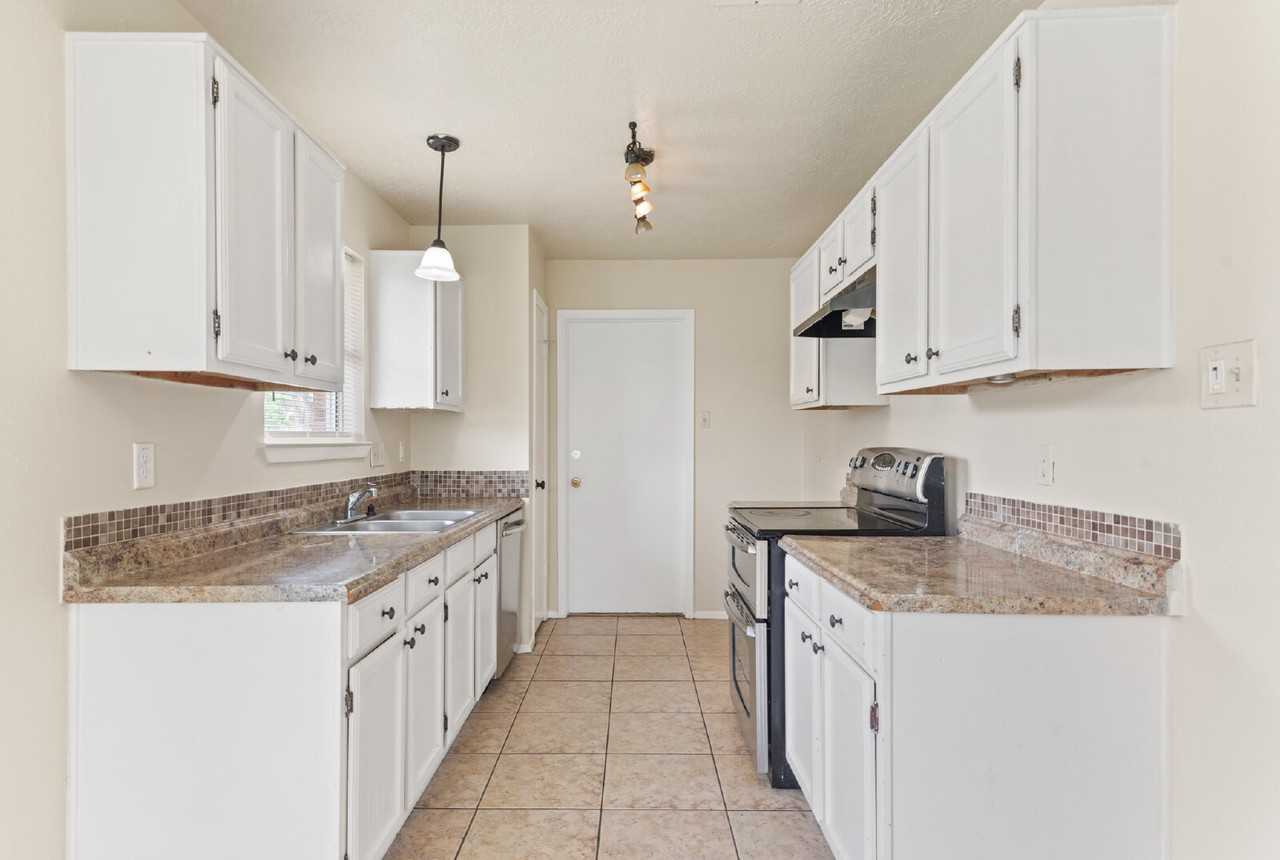 2602 Orion Dr - Photo 7 of 15