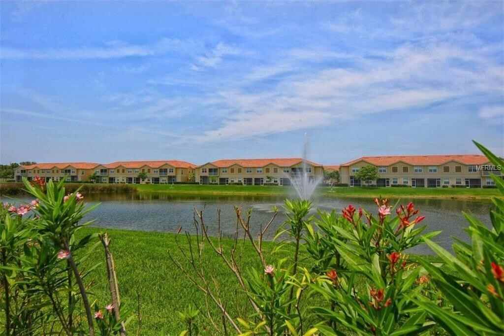 3791 Parkridge Cir #3-104 - Photo 4 of 17