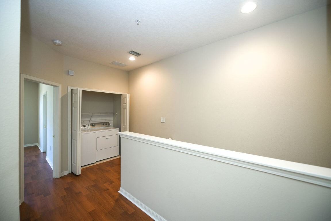 3791 Parkridge Cir #3-104 - Photo 5 of 17