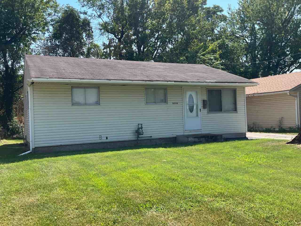 10556 Spring Garden Dr - Photo 2 of 17
