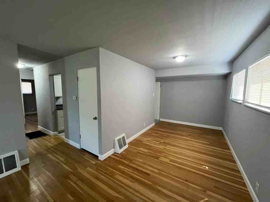 10556 Spring Garden Dr - Photo 6 of 17
