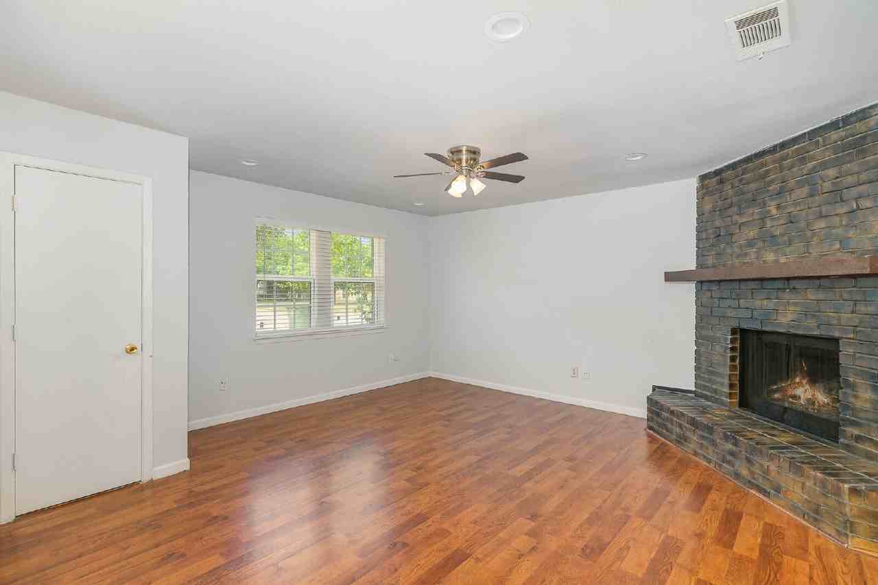 502 W Cedar St - Photo 4 of 24