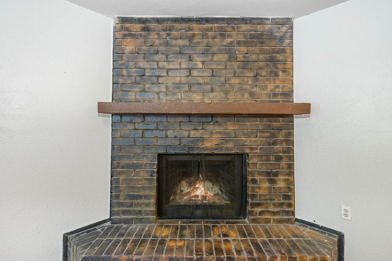 502 W Cedar St - Photo 6 of 24