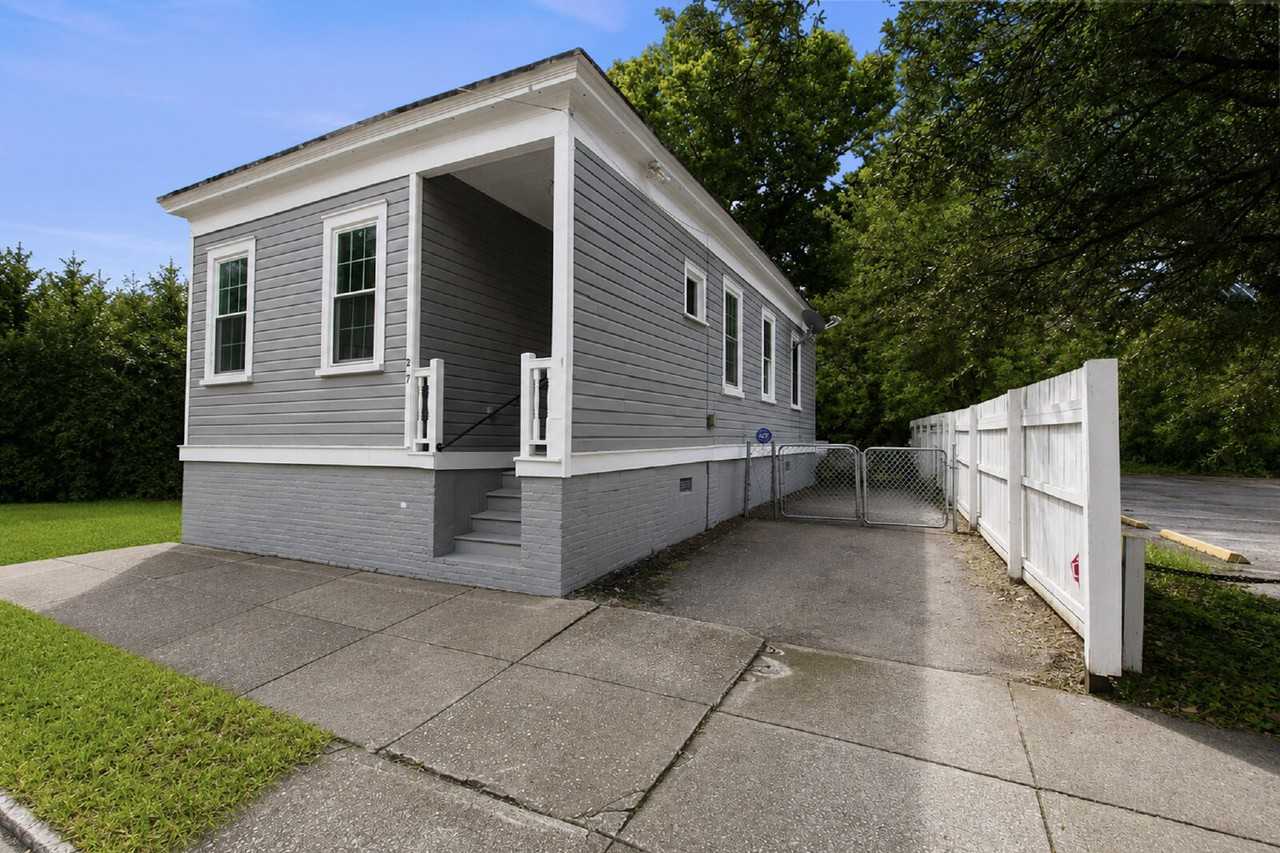 27 Maverick St - Photo 3 of 31