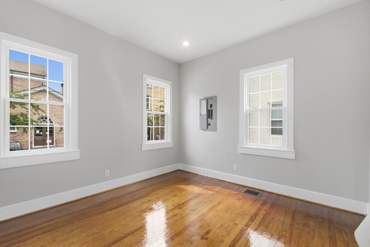 27 Maverick St - Photo 5 of 31