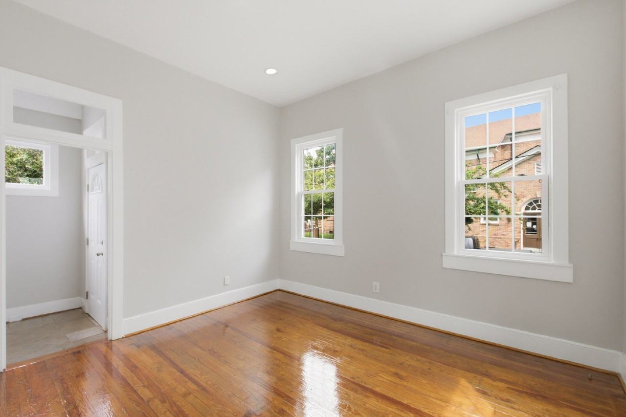 27 Maverick St - Photo 6 of 31