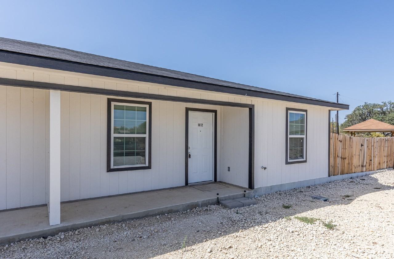 1012 County Road 4516 - Photo 3 of 27