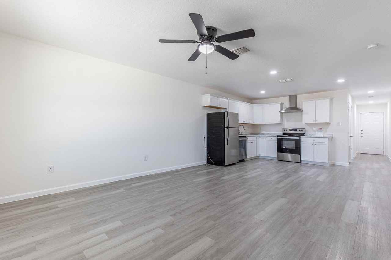 1012 County Road 4516 - Photo 4 of 27