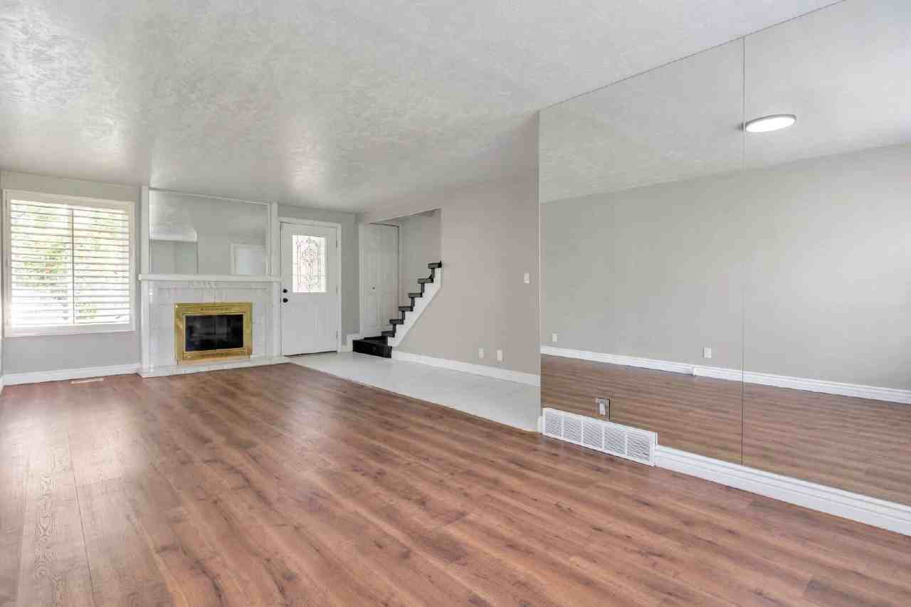 1260 W Norwalk Rd - Photo 6 of 31