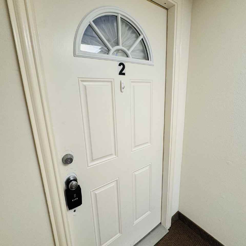 1700 Sun Ave - Photo 2 of 12