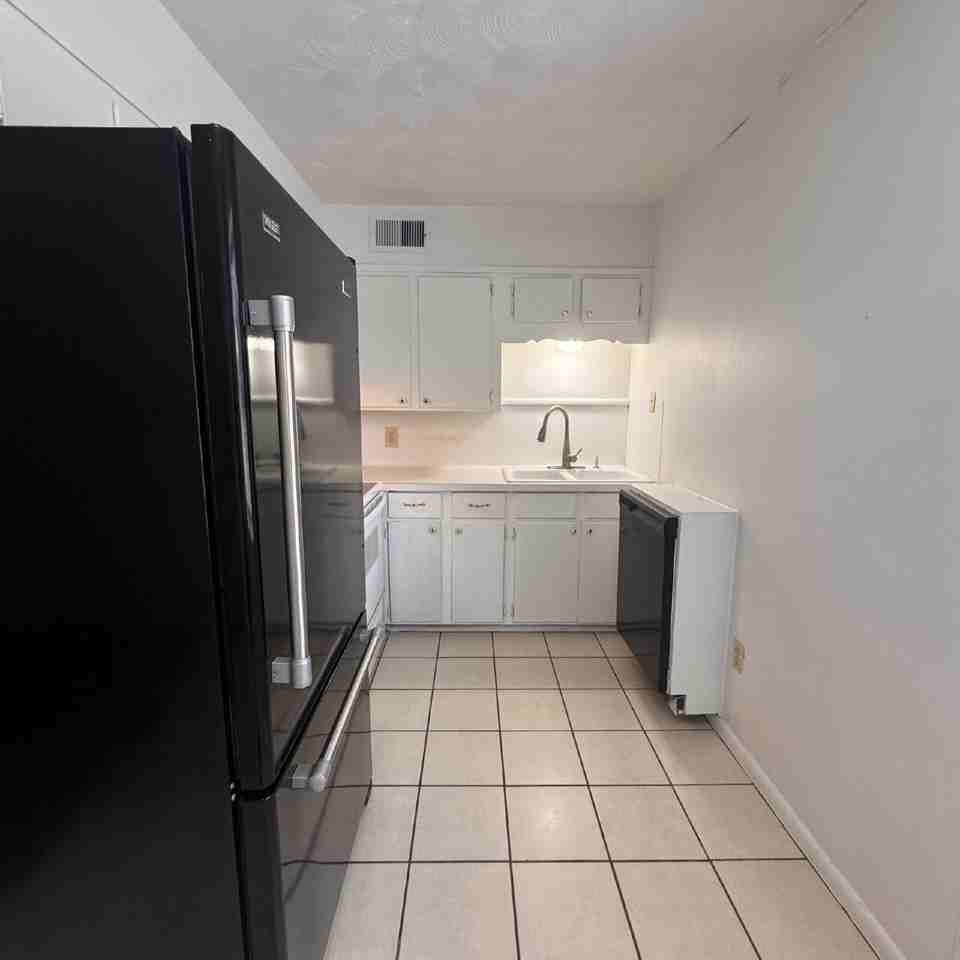 1700 Sun Ave - Photo 4 of 12