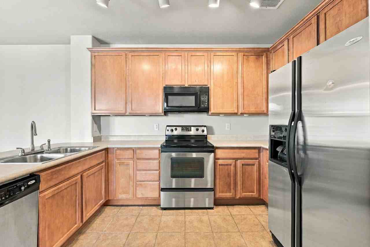 2662 S Cathay Way #303 - Photo 6 of 33