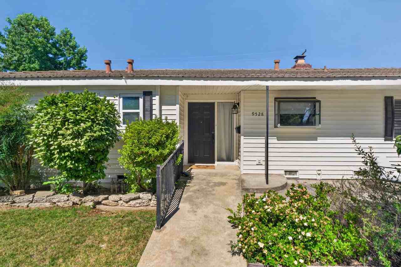 9528 Sara St - Photo 7 of 50