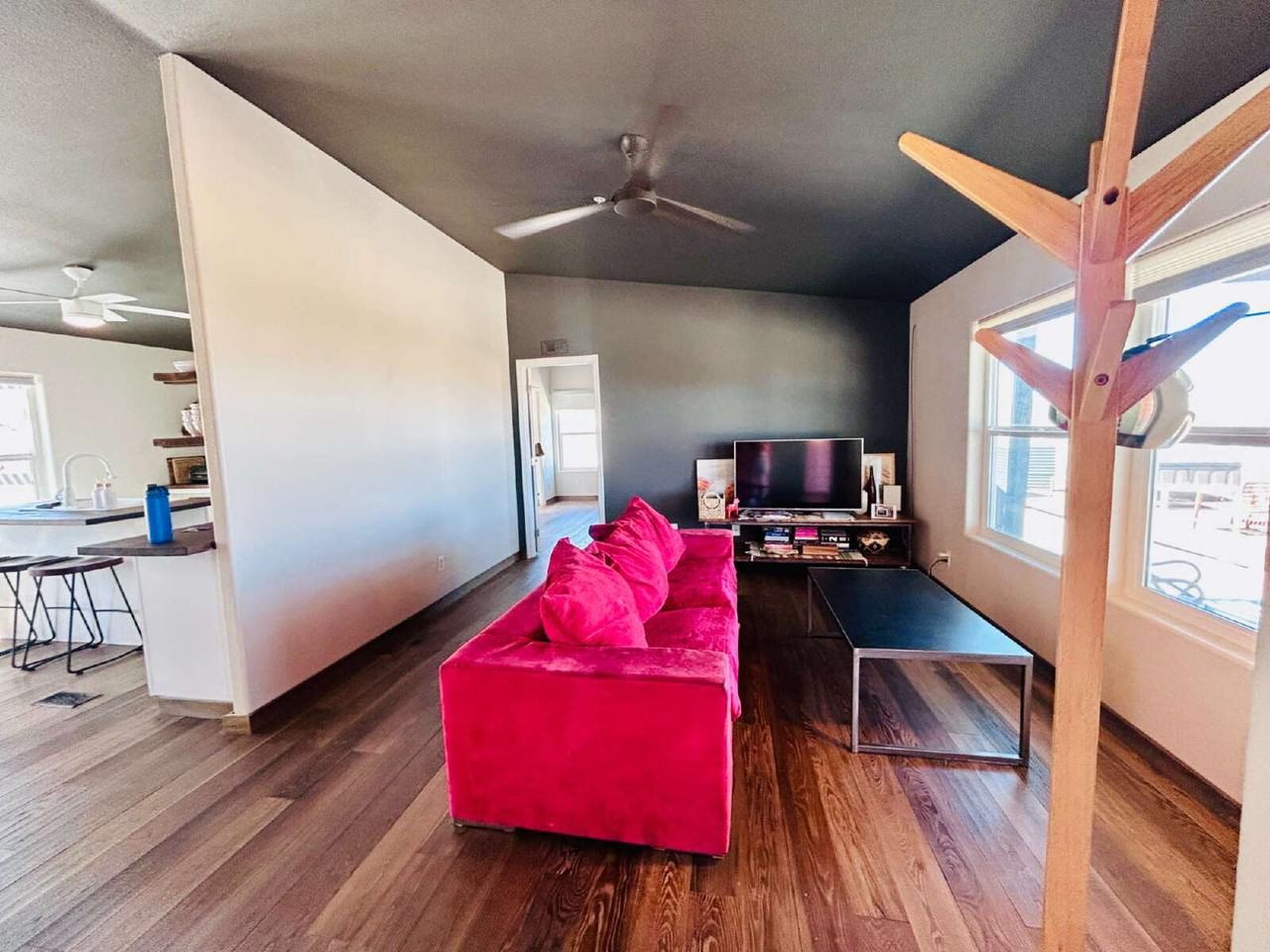 6940 Hollinger Rd - Photo 5 of 50