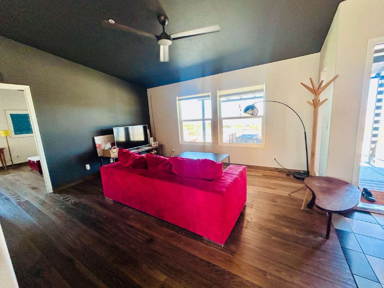 6940 Hollinger Rd - Photo 6 of 50