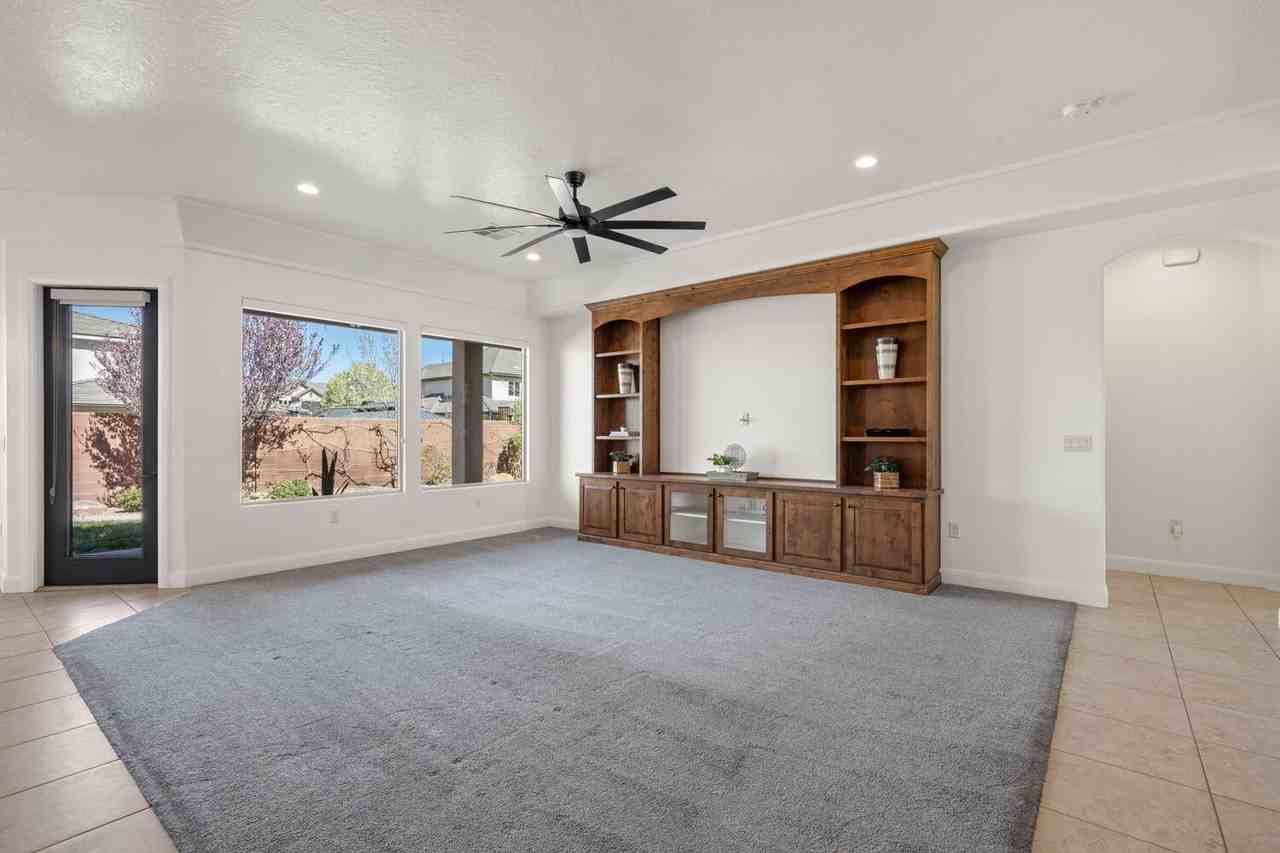 2735 E Auburn Dr - Photo 5 of 50