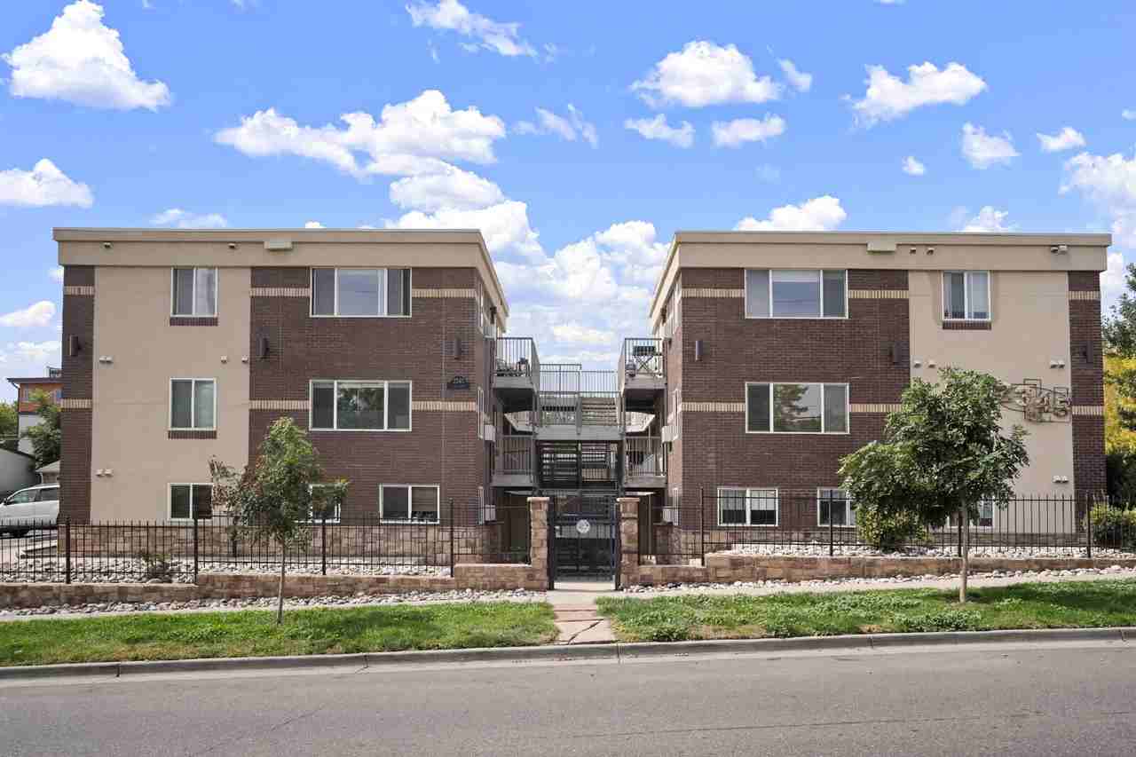 2345 N Clay St #4 - Photo 2 of 18