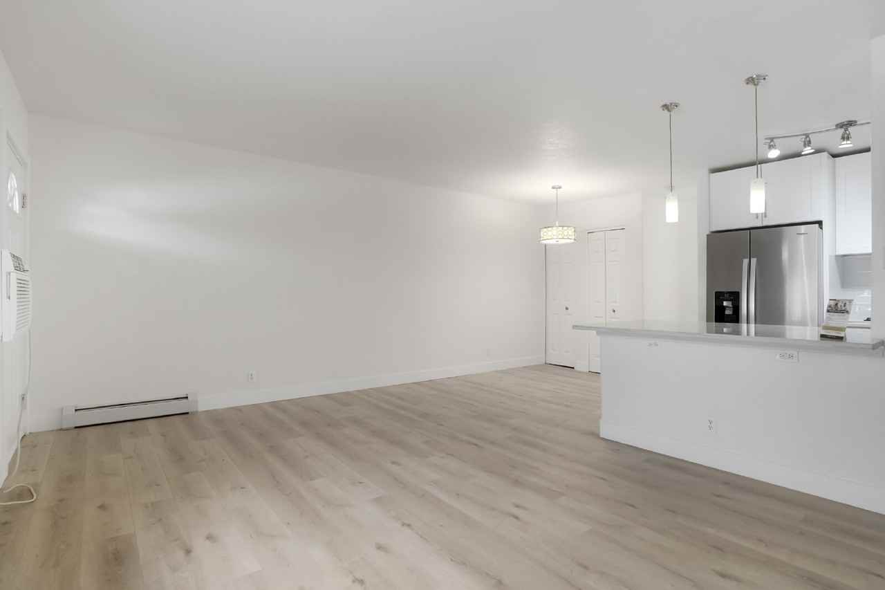 2345 N Clay St #4 - Photo 5 of 18