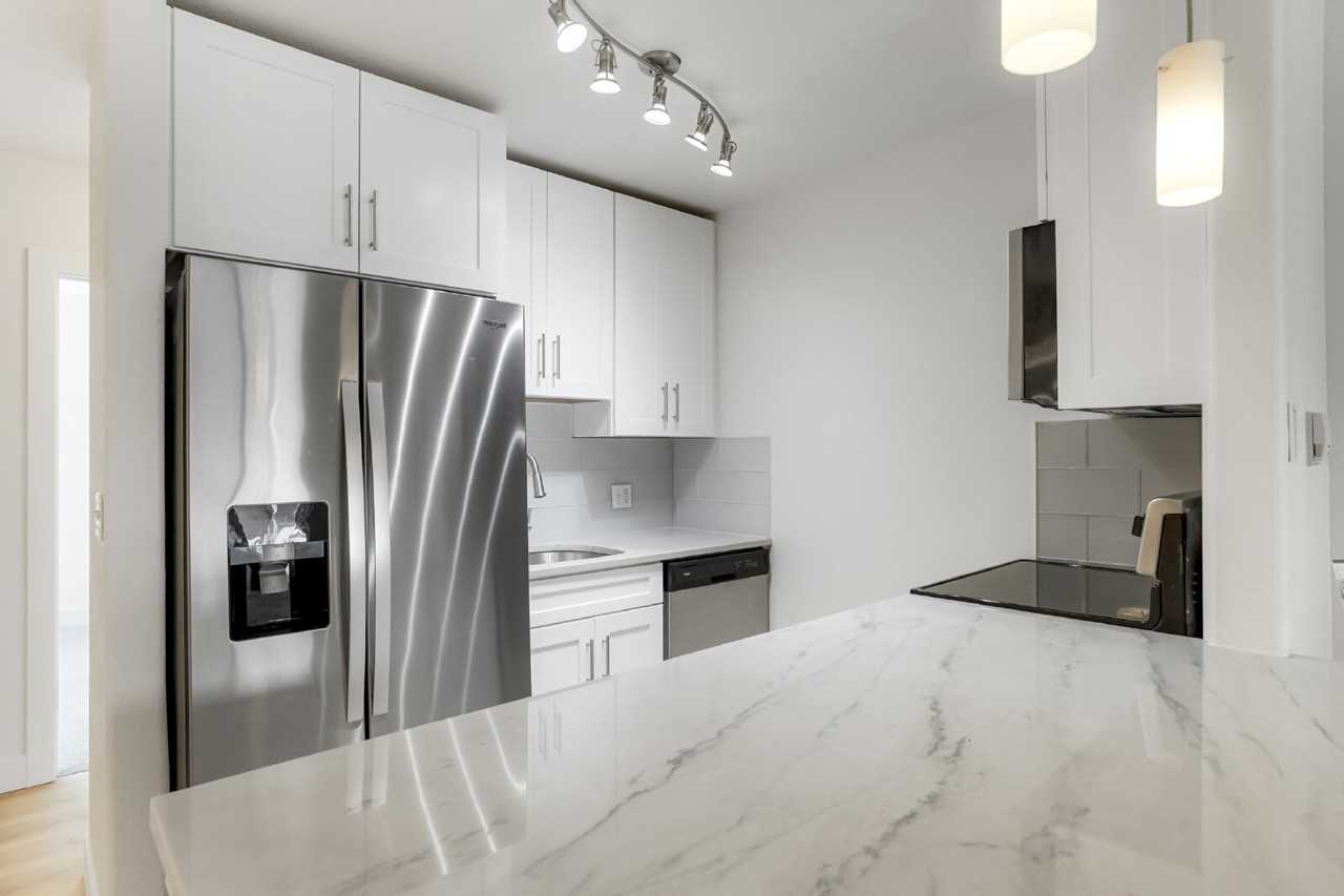 2345 N Clay St #4 - Photo 6 of 18