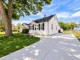 featured image of 27819 Lasslett St