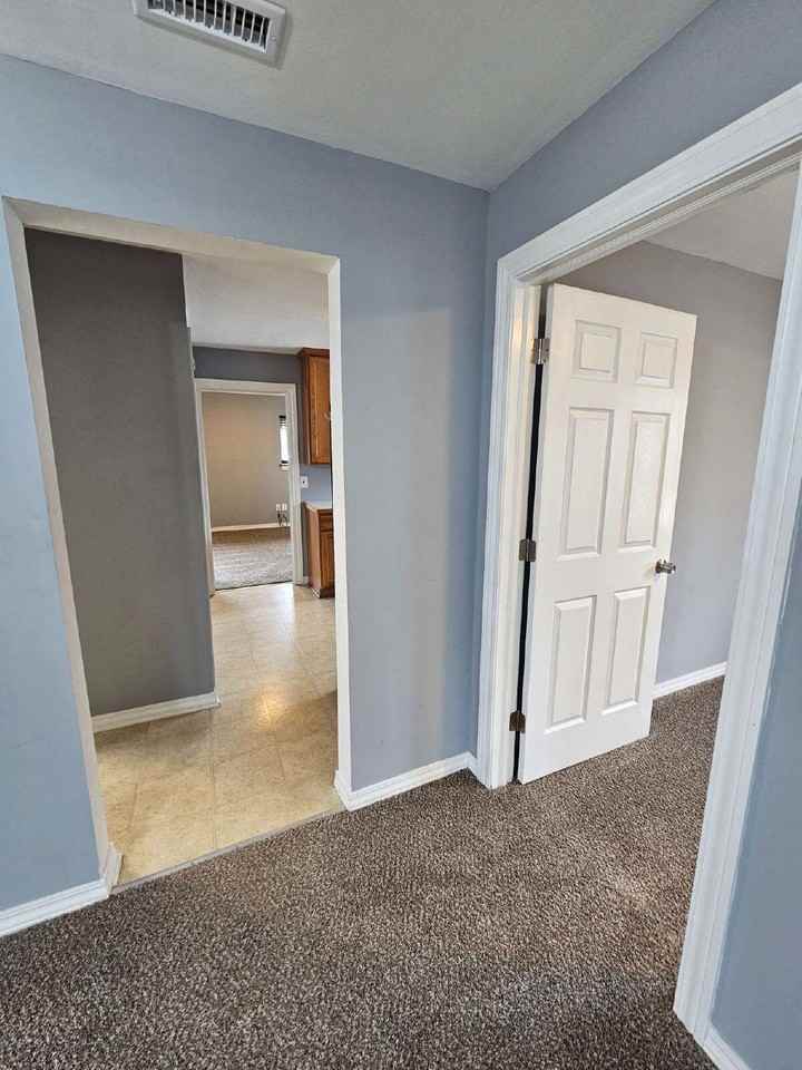 27819 Lasslett St - Photo 5 of 15