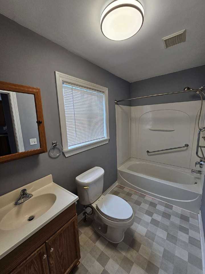27819 Lasslett St - Photo 7 of 15