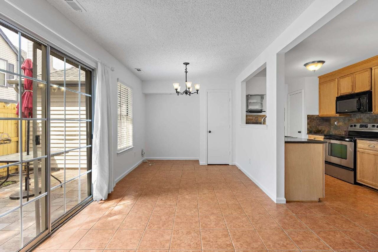4829 Shallowford Cir - Photo 5 of 10