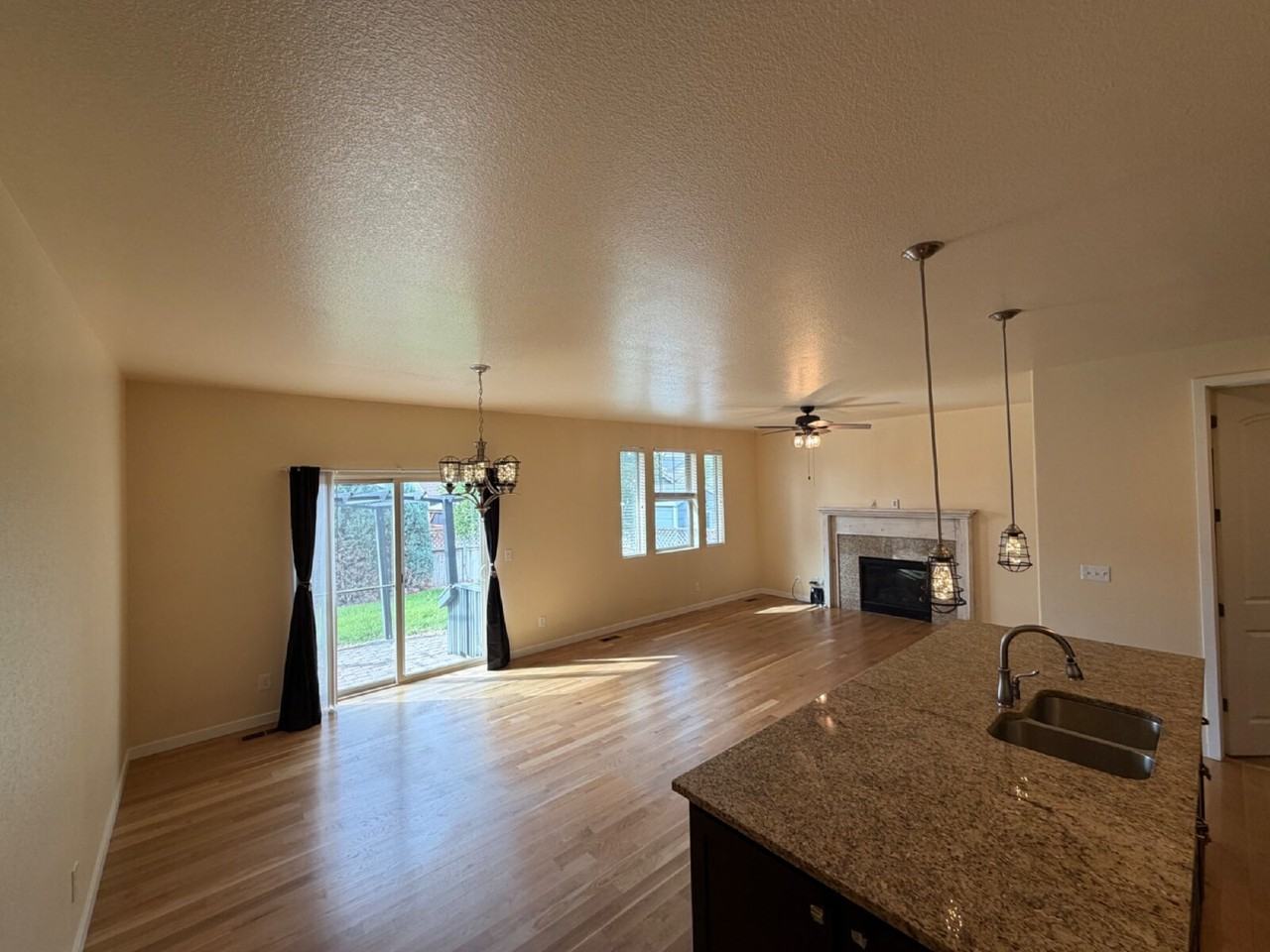 15952 Village Cir - Photo 4 of 12
