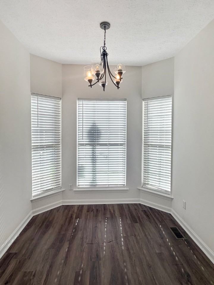 3834 Covered Bridge Pl - Photo 4 of 18