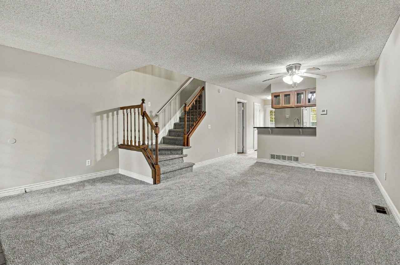 378 Pheasant Run - Photo 5 of 30