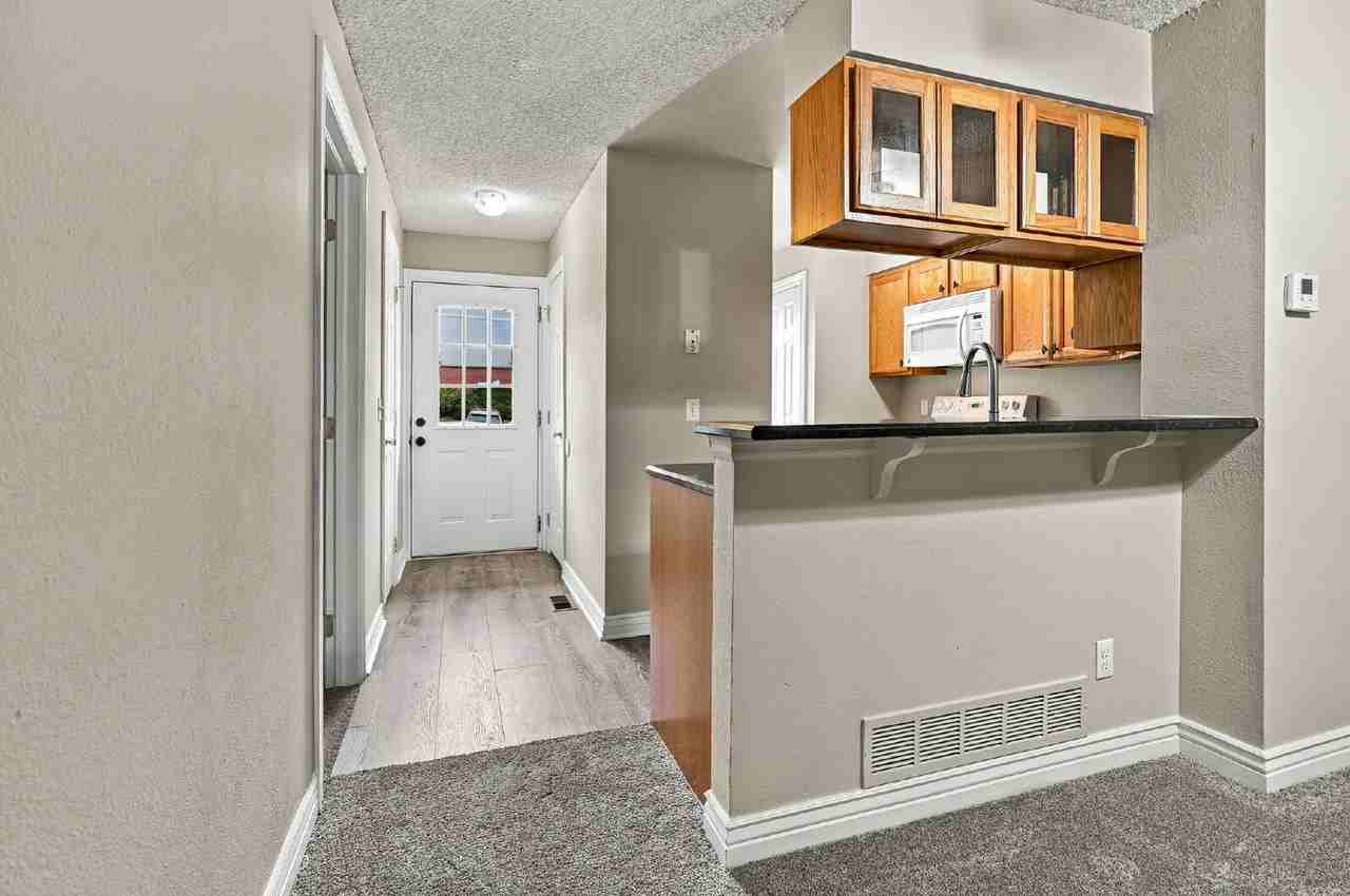 378 Pheasant Run - Photo 6 of 30
